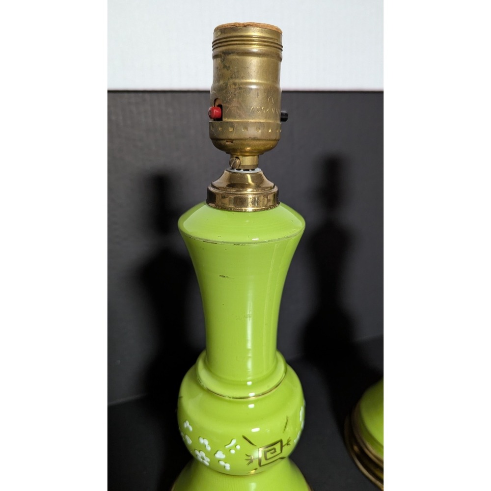 Vintage 1950's Working Pair of Hand Painted Green Glass & Brass Table Lamps - Picture 9 of 16